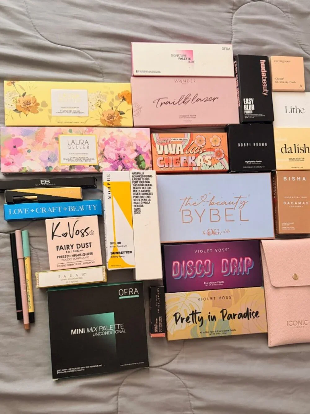 Make-Up Bundle!!! - Picture 4 of 5